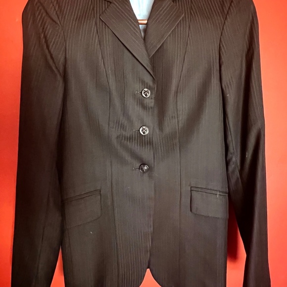 Prestigious Heythrop brand equestrian hunt coat - Picture 1 of 5